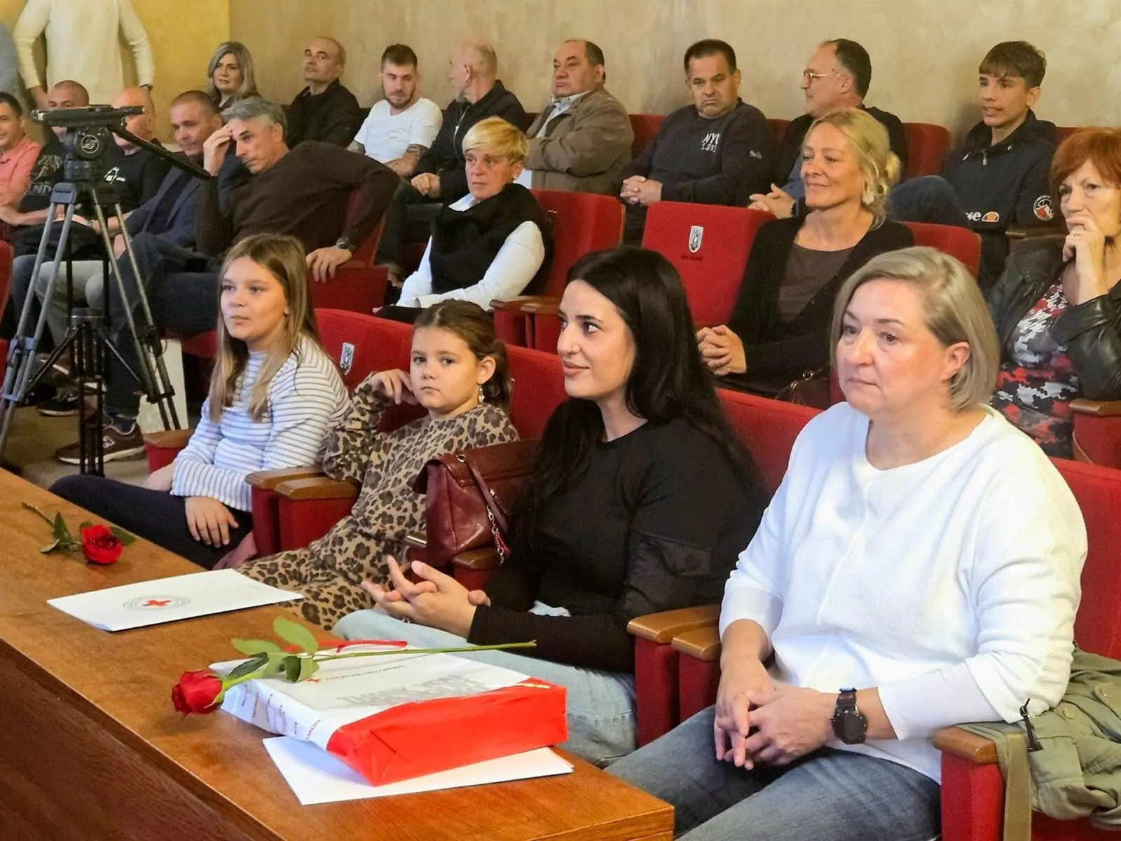 U Šibeniku svečano obilježeno 50 godina organiziranog darivanja krvi uz uručenje zahvalnica jubilarnim darivateljima - Objava.hr 